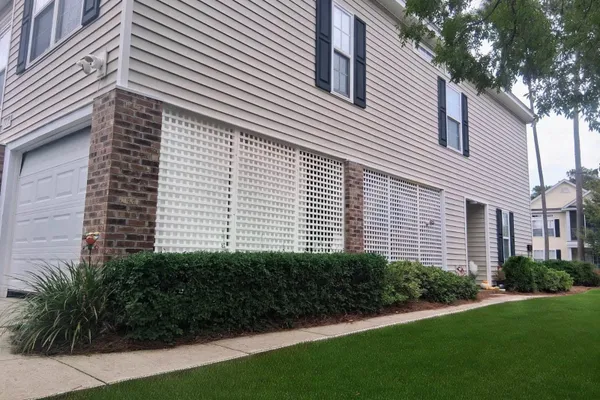 1372 COTTAGE DR