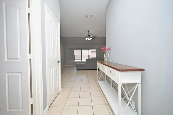 1409 FOX GLEN TRL