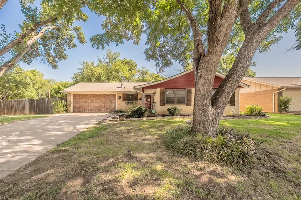 612 BAYLESS DR
