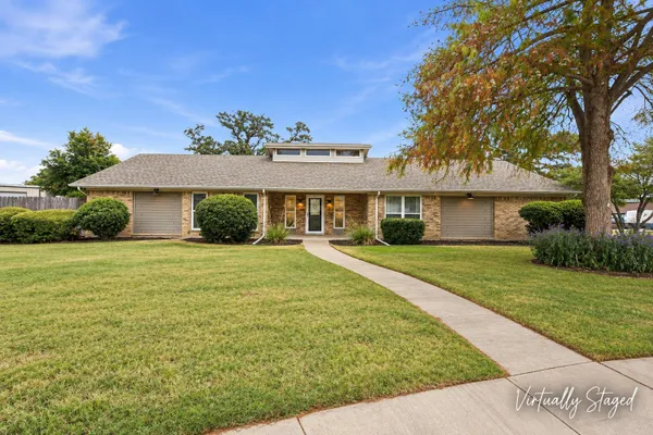 200 LANSFORD DR