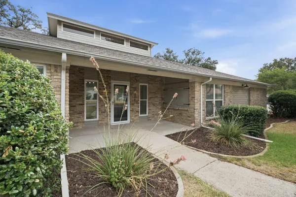200 LANSFORD DR