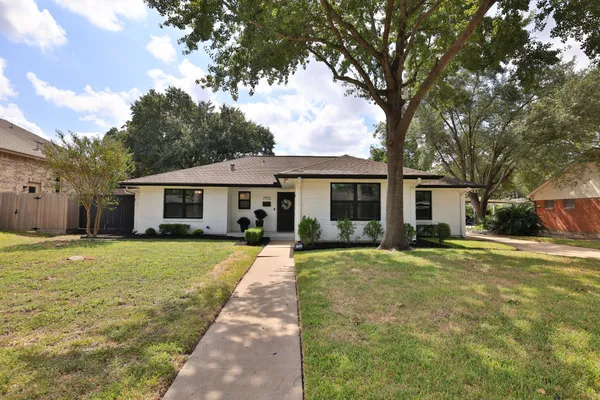 7713 VALLEY VIEW LN