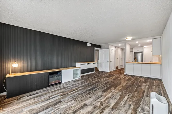 3131 SW FWY A12