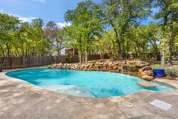 512 POST OAK DR