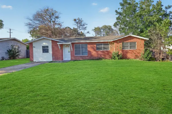 1005 ALTAMONT DR