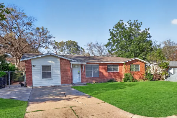 1005 ALTAMONT DR