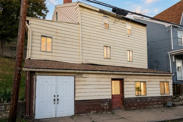 106 CLAY ST