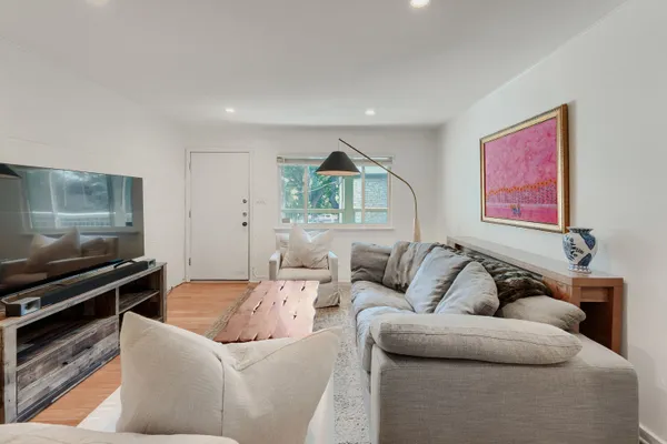 2303 E SIDE DR 210