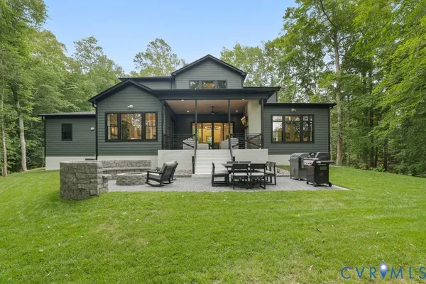 8576 BARRIQUE RD