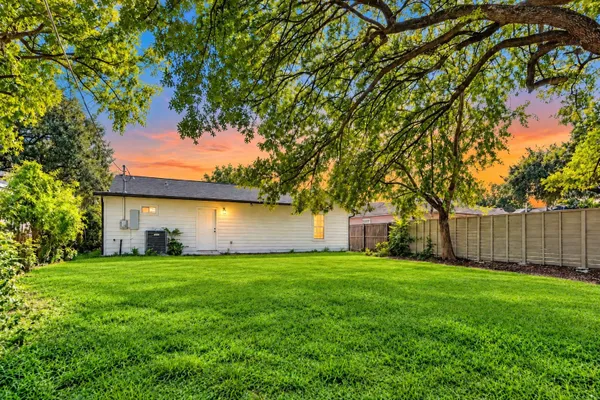 1406 LOCKLAINE DR