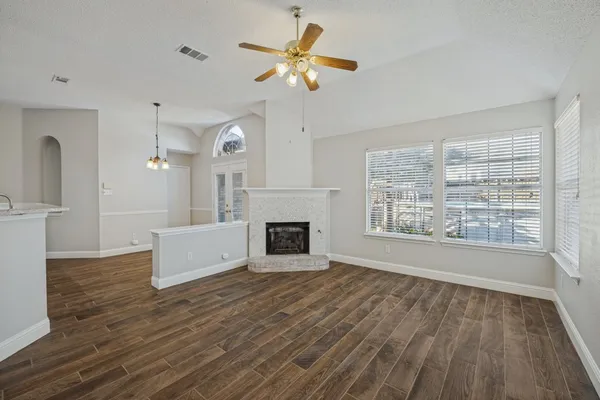741 LAUREN WAY