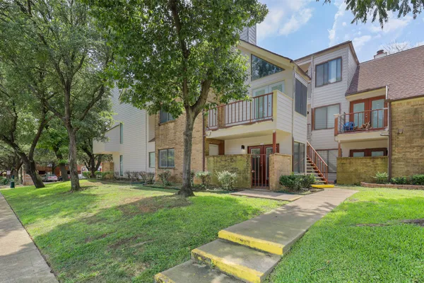 2312 BALSAM DR A105
