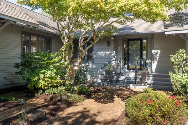 104 BROOMFIELD CIR