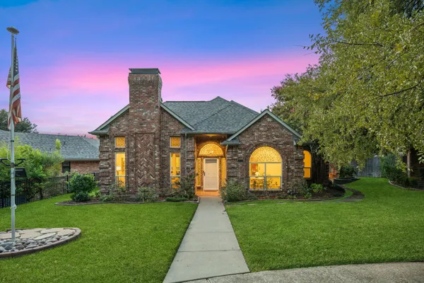 4013 BOBBIN LN