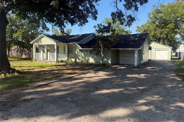 2434 OLEANDER DR