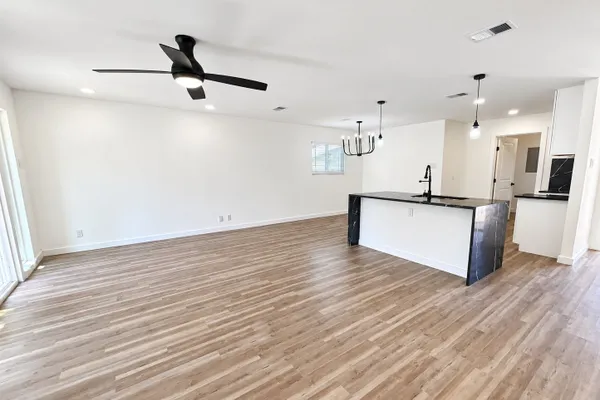 6907 TULANE DR