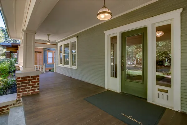 111 S ROSEMONT AVE