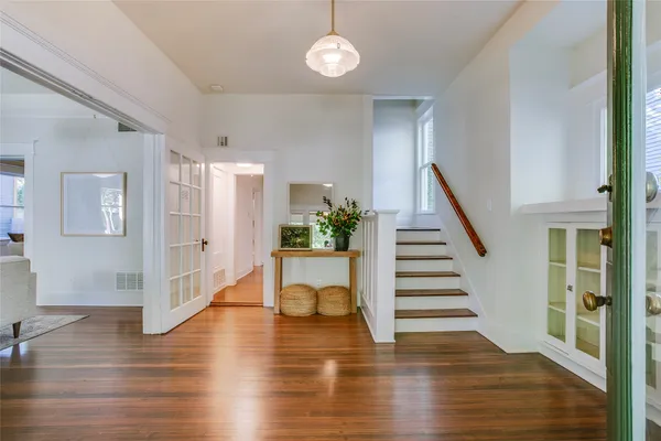 111 S ROSEMONT AVE