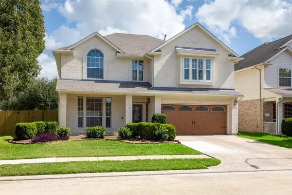 3303 VILLAGE POND LN