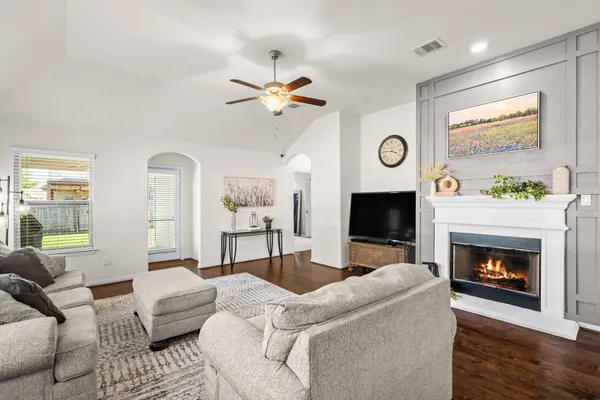 1104 ARVADA DR