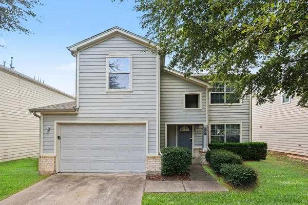 827 GRAND PLAINS DR