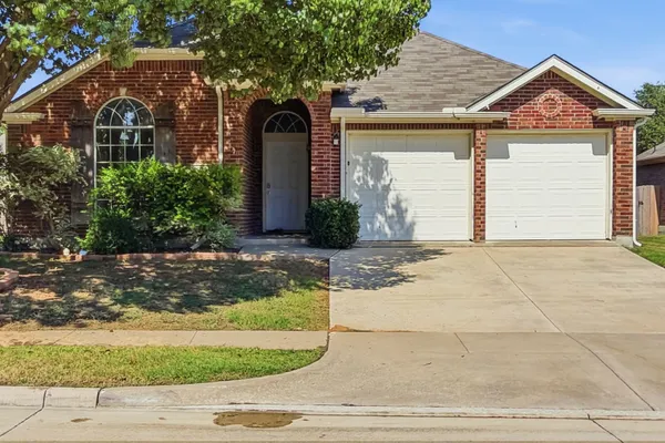 1029 ABIGAIL DR