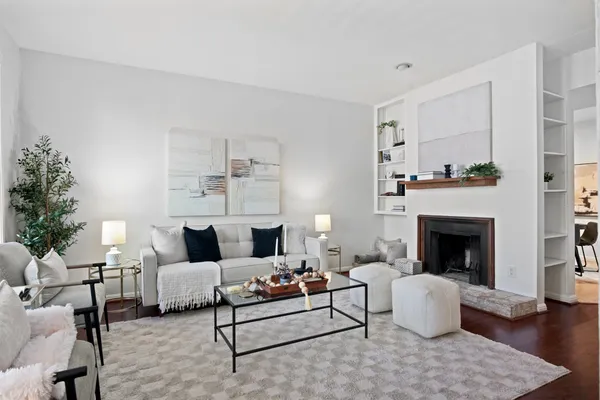 2529 RIO GRANDE ST 72