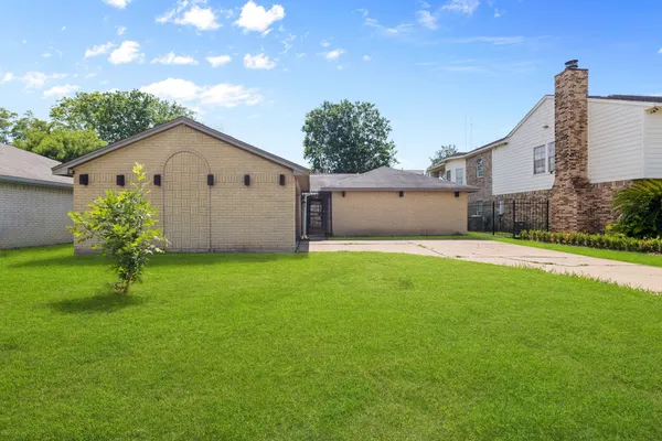 16723 LONE QUAIL CT