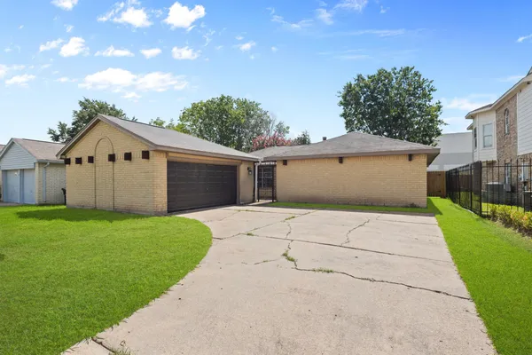 16723 LONE QUAIL CT