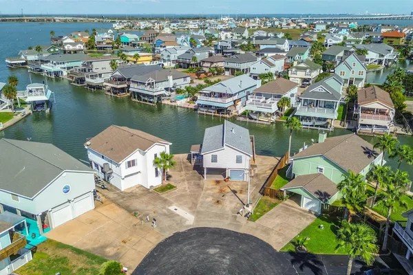 1302 CORAL WAY