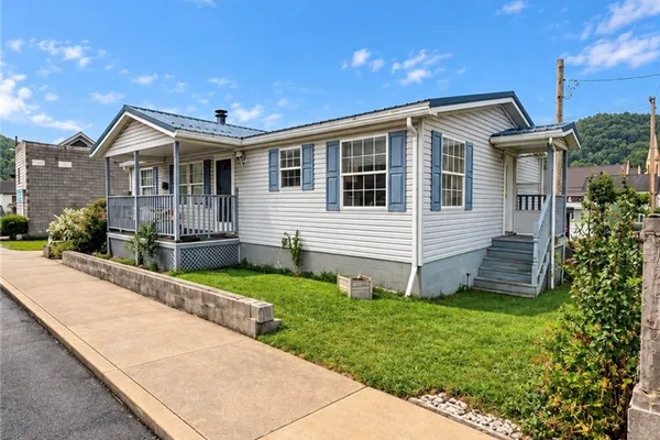 121 LOCUST ST