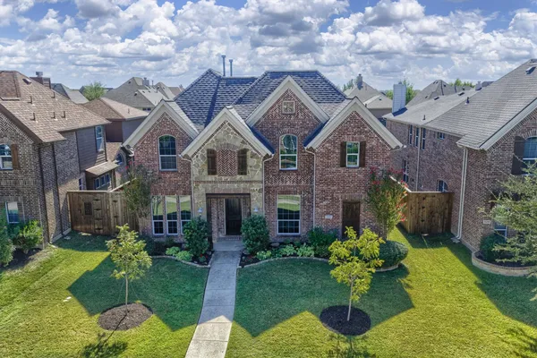 1111 FOSSIL LAKE DR
