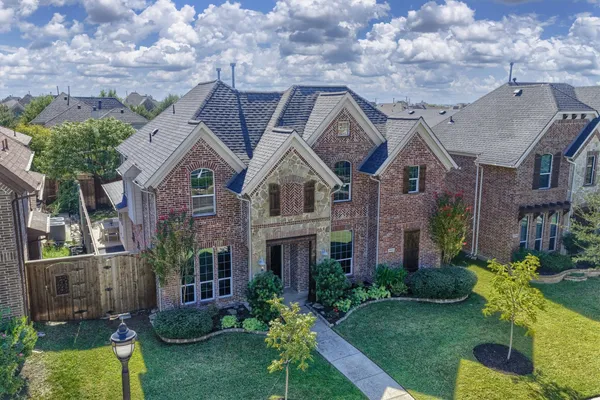 1111 FOSSIL LAKE DR
