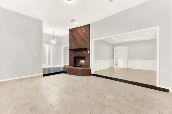 6732 COACH HOUSE LN