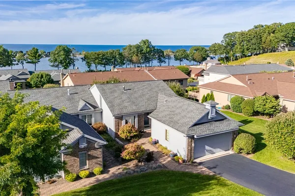 663 MIDSHIP CIR