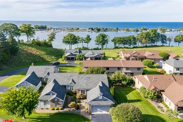 663 MIDSHIP CIR