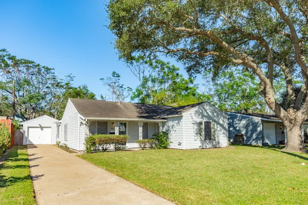 114 TARPON AVE