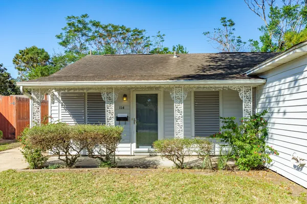 114 TARPON AVE
