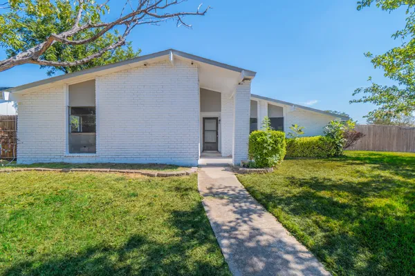 4312 WOODBLUFF DR