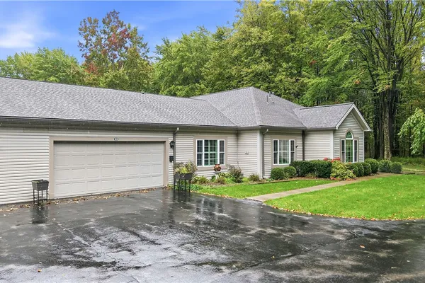 39 STONE RIDGE BLVD