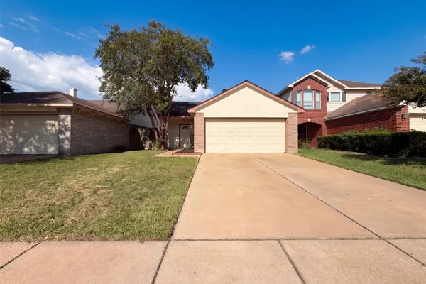 19858 LAUREL TRAIL DR