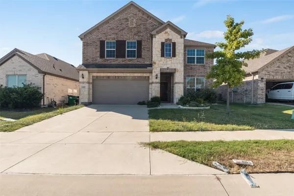 215 HADLEY LN