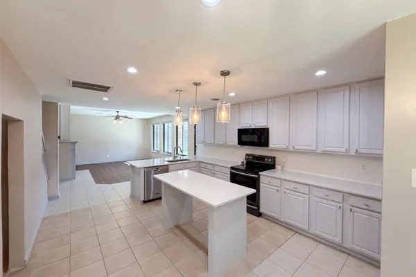 4412 CEDAR VALLEY DR