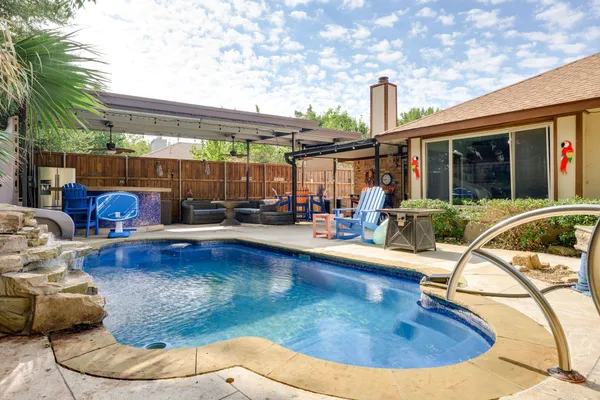 4948 SHADY OAK TRL
