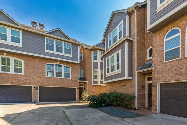 4811 AUSTIN ST B
