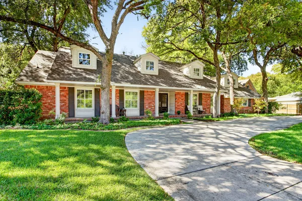 3804 OVERTON PARK DR