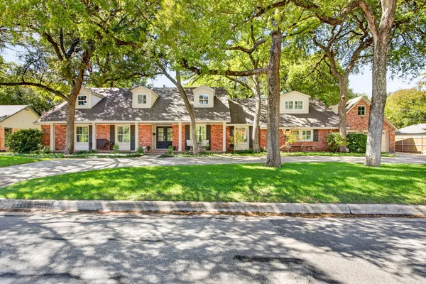 3804 OVERTON PARK DR