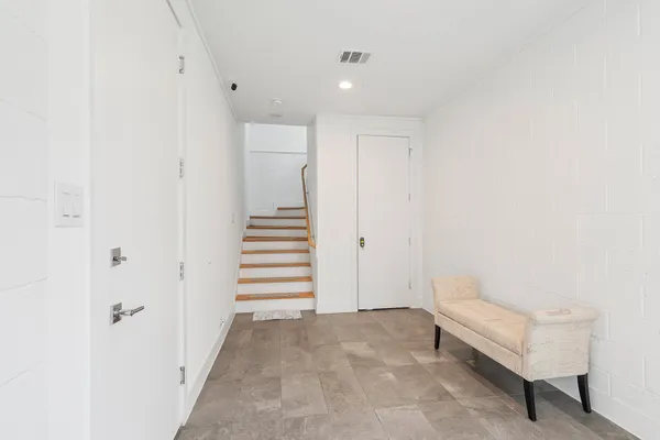 2239 N MACGREGOR WAY