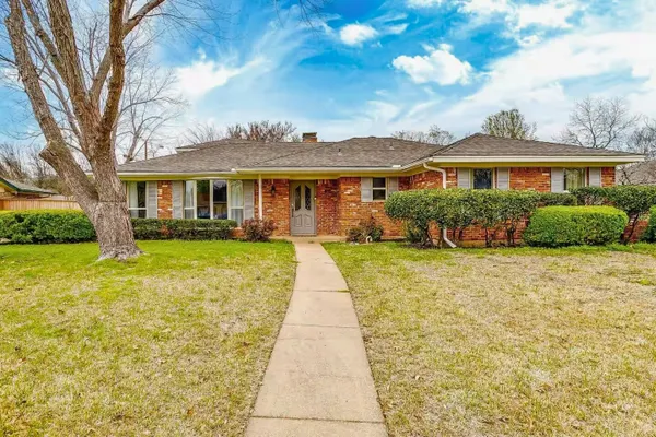 2426 NOTTINGHAM PL