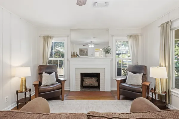 3104 YUCCA AVE